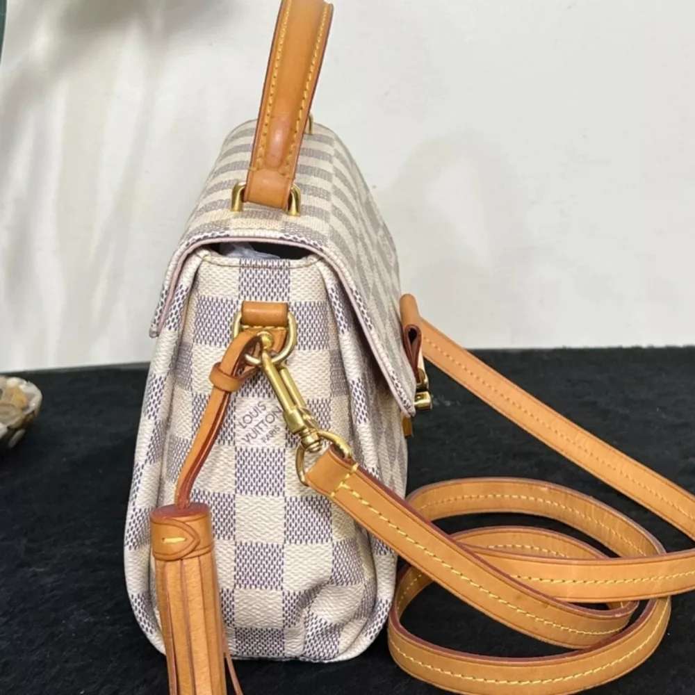 Louis Vuitton beautiful hard